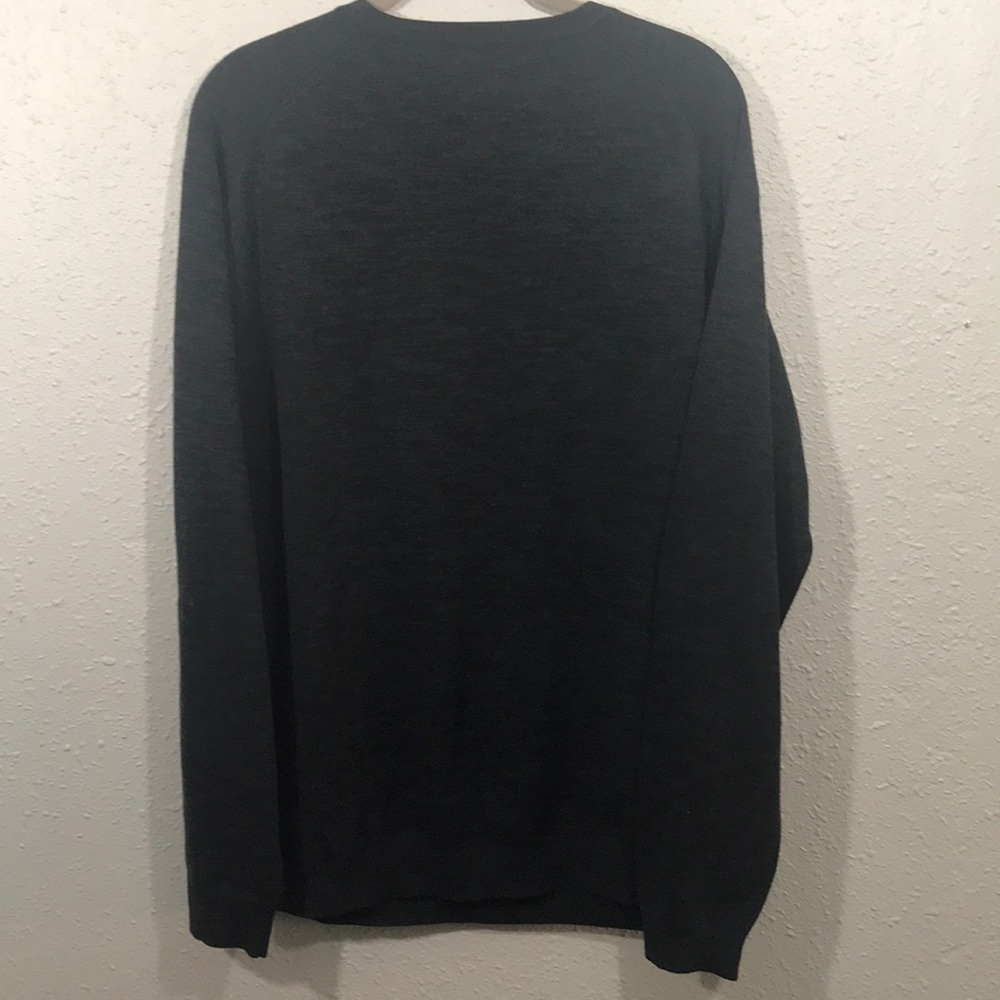 Tommy Bahama Silk &‎ Cotton Gray V-Neck Sweater - Picture 2 of 7